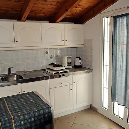 Dimitris Studios Apartment